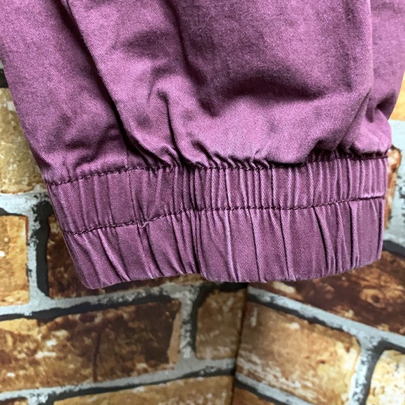 Men’s burgundy elastic waist paints xl  from split - Picture 4 of 17